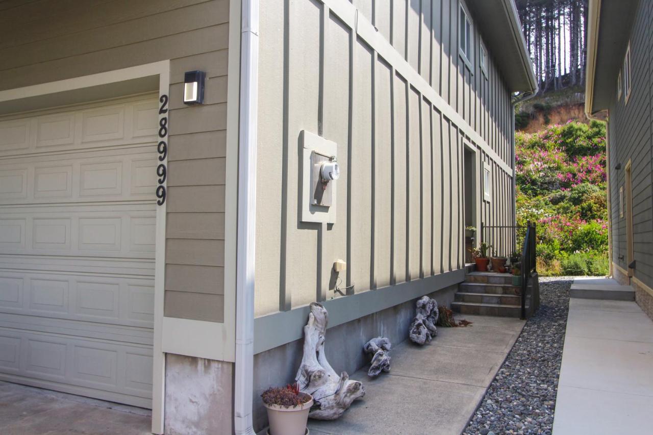 Gold Beach On The Rocks Villa Exterior photo